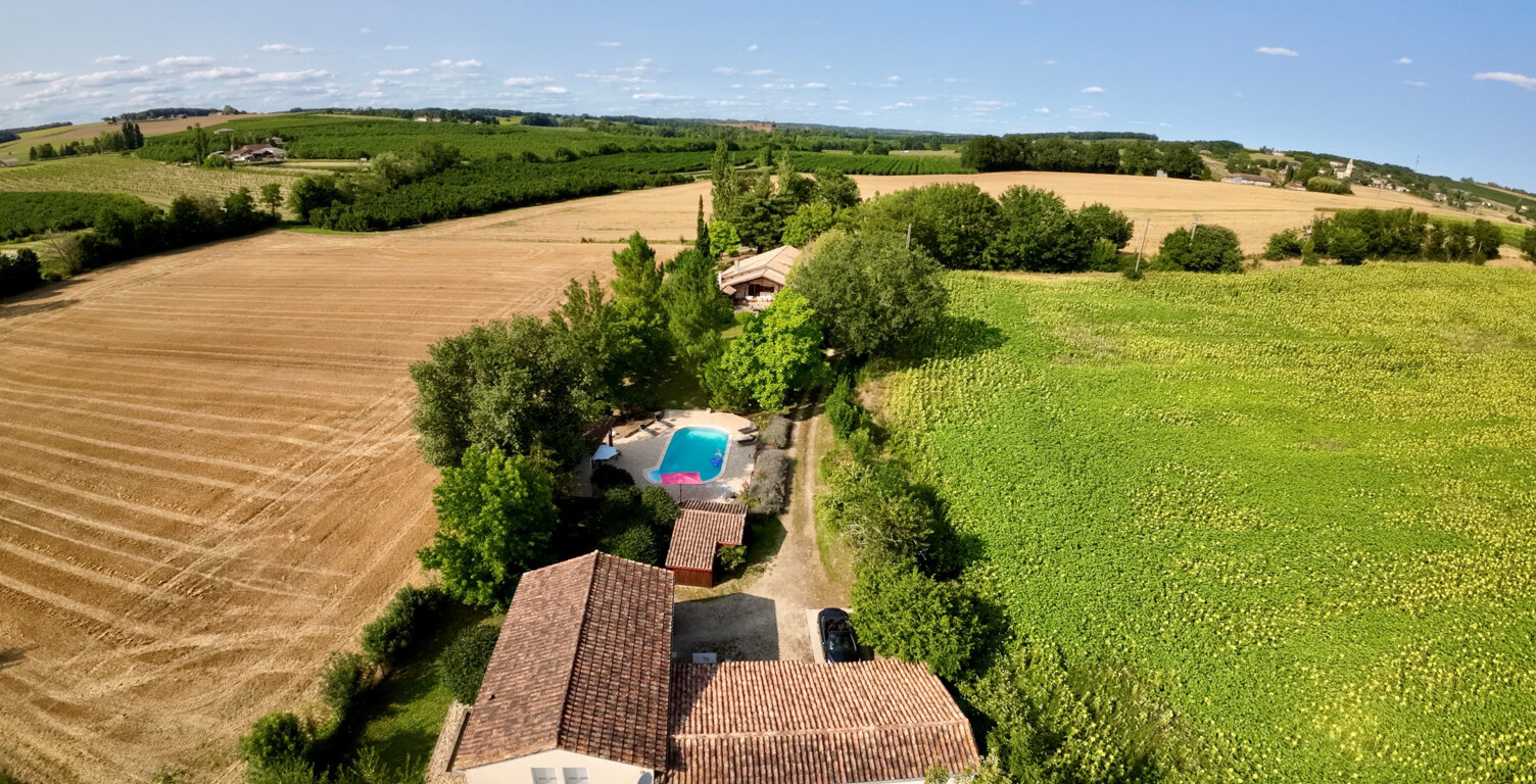 Propriété avec gîtes et piscine en pleine nature — photo 1