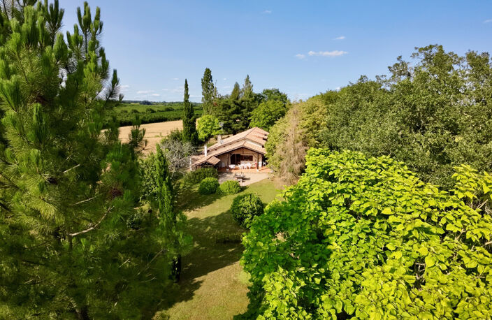 Propriété avec gîtes et piscine en pleine nature — photo 2