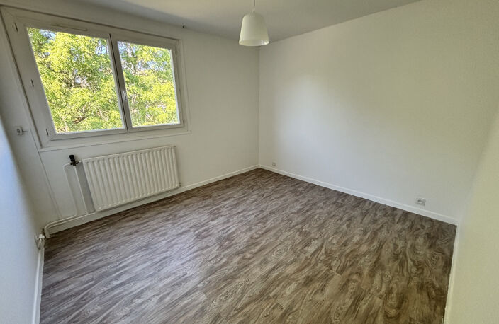 F3 avec GARAGE, PARKING et CAVE - MONTAUD — photo 4