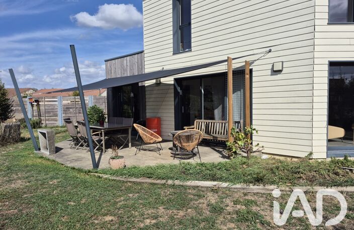 Vente Maison/villa 9 pièces — photo 2