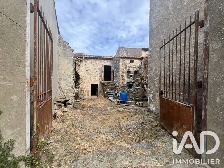Vente Garage 145 m&sup2; — photo 1