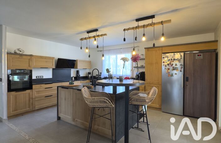 Vente Maison/villa 7 pièces — photo 2