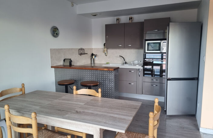 LOCATION TASSIN LA DEMI LUNE 69160 - CENTRE HORLOGE GRAND T2 MEUBLE 63.67M2 BALCON AVEC PARKING — photo 3