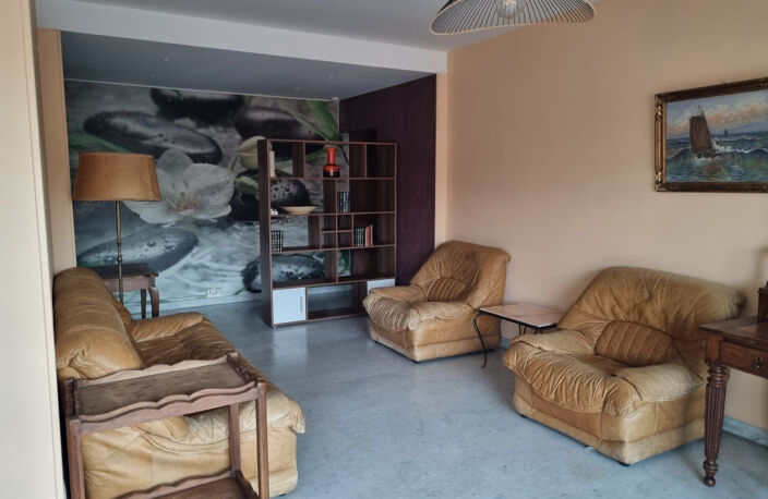 LOCATION TASSIN LA DEMI LUNE 69160 - CENTRE HORLOGE GRAND T2 MEUBLE 63.67M2 BALCON AVEC PARKING — photo 5