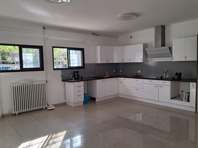 AVIGNON : Grande maison F 6/7 — photo du bien