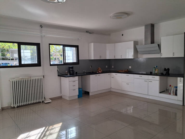 AVIGNON : Grande maison F 6/7 — photo 1