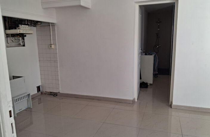 AVIGNON : Grande maison F 6/7 — photo 4