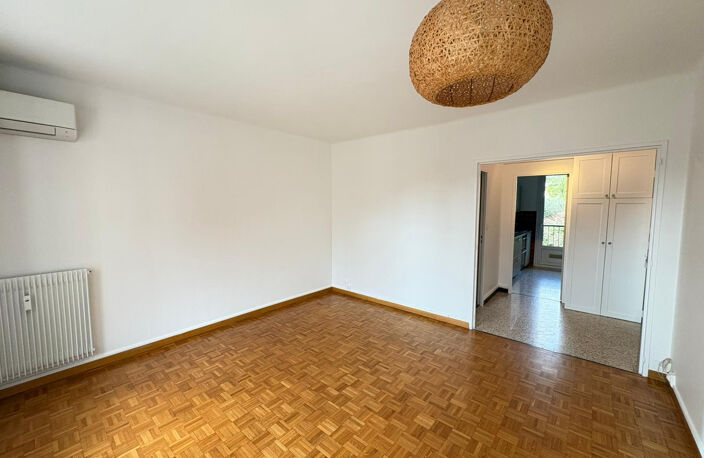AIX PROCHE LA TORSE - APPARTEMENT T3 DE 67.93M2 CAVE ET GARAGE — photo 2