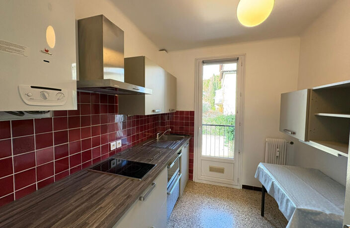 AIX PROCHE LA TORSE - APPARTEMENT T3 DE 67.93M2 CAVE ET GARAGE — photo 3