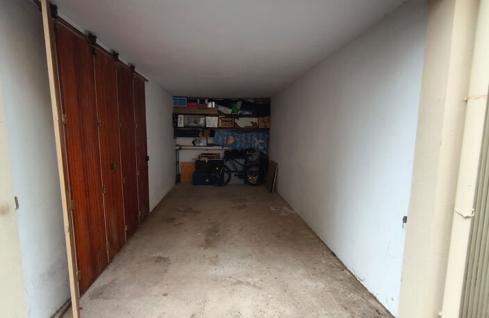 SAINT-RAPHAEL GARAGE 16M2 EMPLACEMENT EXCEPTIONNEL — photo 2