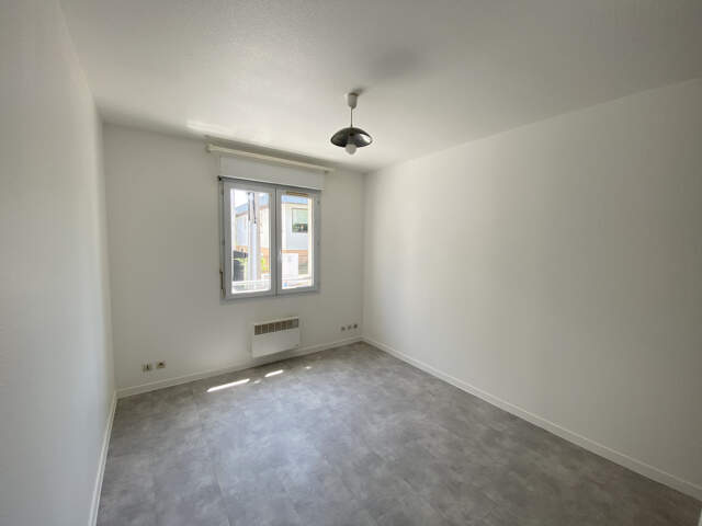STUDIO VIDE RUE DE LA PETITE MISSION — photo du bien