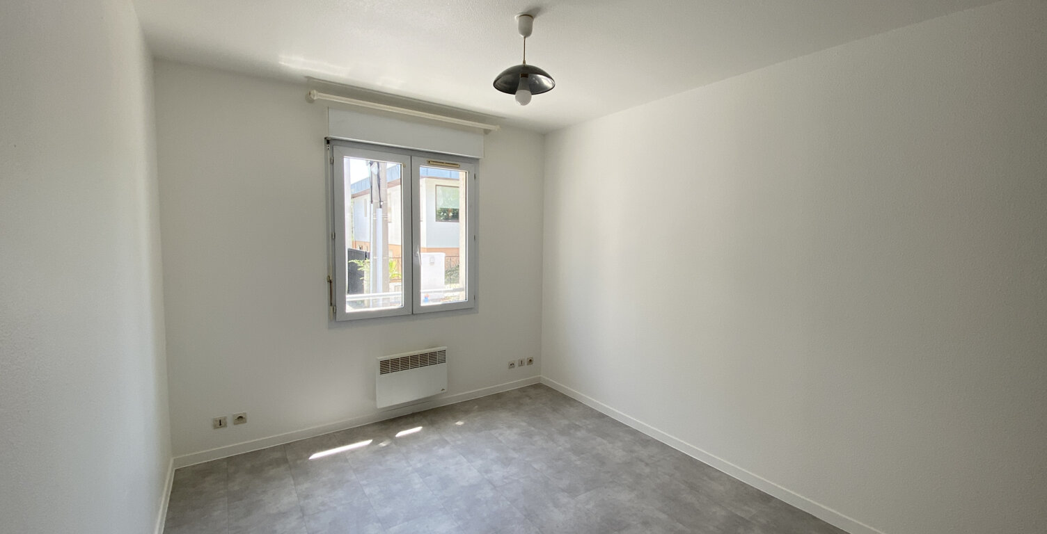 STUDIO VIDE RUE DE LA PETITE MISSION — photo 1