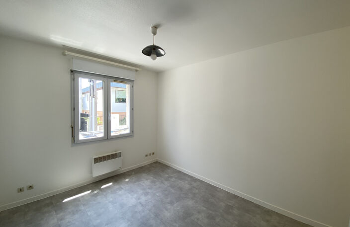 STUDIO VIDE RUE DE LA PETITE MISSION — photo 4