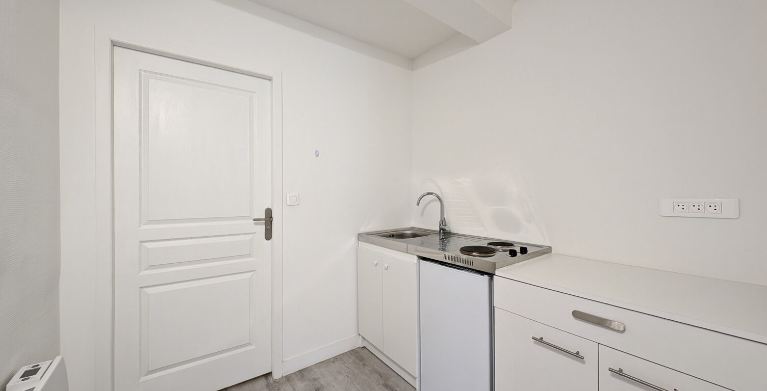 T1/2 53 m2 - RDC - IDEAL CABINET PROFESSION LIBERALE - Place du Dr Léon Imbert - 13005 — photo 1