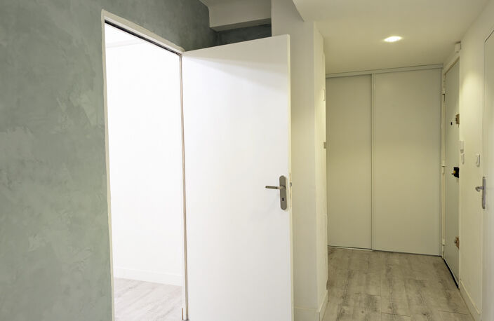 T1/2 53 m2 - RDC - IDEAL CABINET PROFESSION LIBERALE - Place du Dr Léon Imbert - 13005 — photo 3