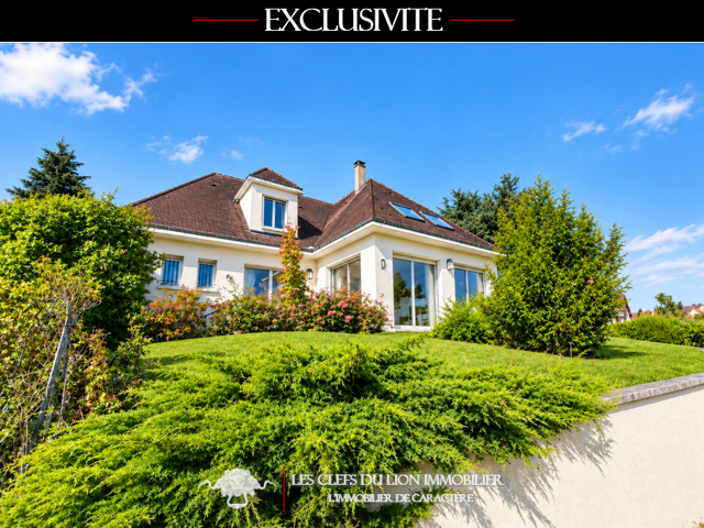 ÉLÉGANTE MAISON TRADITIONNELLE AVEC VUE DOMINANTE — photo du bien
