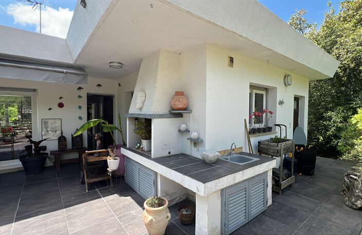 Vence - Quartier résidentiel proche collège - Villa californienne avec piscine + dépendance. — photo 4