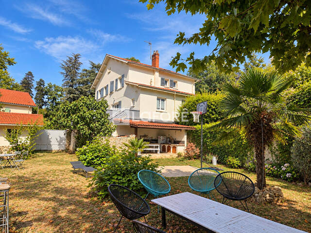 Maison Saint Pierre La Palud 5 pièce(s) 120m2 — photo du bien