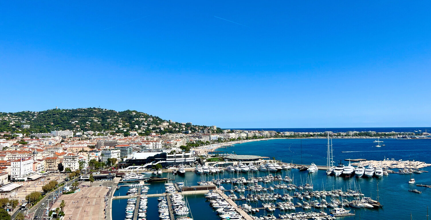 CANNES PLEIN CENTRE 290M DE LA CROISETTE  BAR RESTAURANT 200 — photo 1