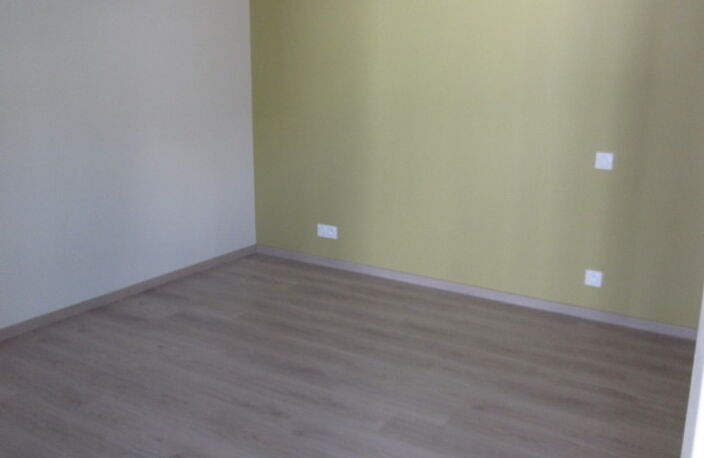 LOCATION APPARTEMENT T2 RODEZ SANS FRAIS D'AGENCE — photo 5