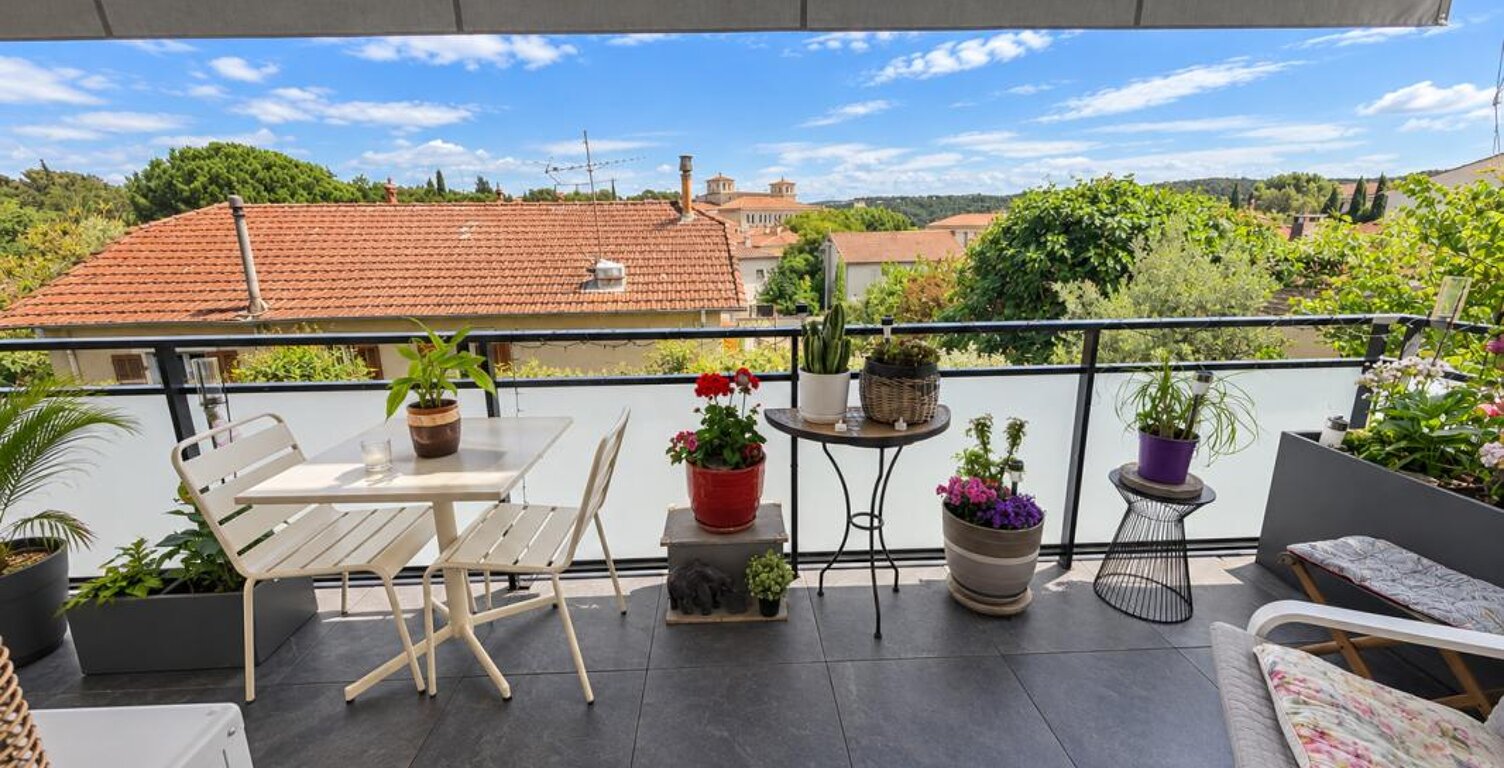 Aix-en-Provence – Quartier des facultés T3 avec ascenseur résidence récente avec terrasse et box double — photo 1