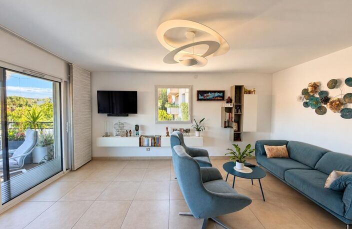 Aix-en-Provence – Quartier des facultés T3 avec ascenseur résidence récente avec terrasse et box double — photo 4