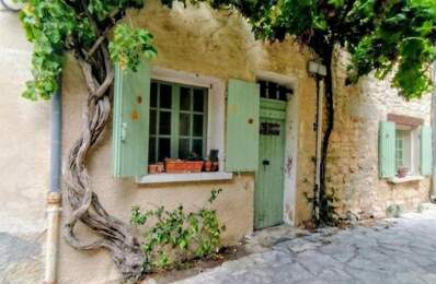 Grambois 84 -Maison de village de 59m2 avec petit jardinet et vur dégagée — photo du bien