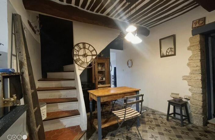 Grambois 84 -Maison de village de 59m2 avec petit jardinet et vur dégagée — photo 4