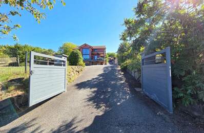 *** EXCLUSIVITE *** BIEN RARE ET COUP DE COEUR *** MAISON CHALET AVEC VUE DEGAGEE, PISCINE, JARDIN ET DEPENDANCES *** MOISSAT 63190 *** — photo du bien