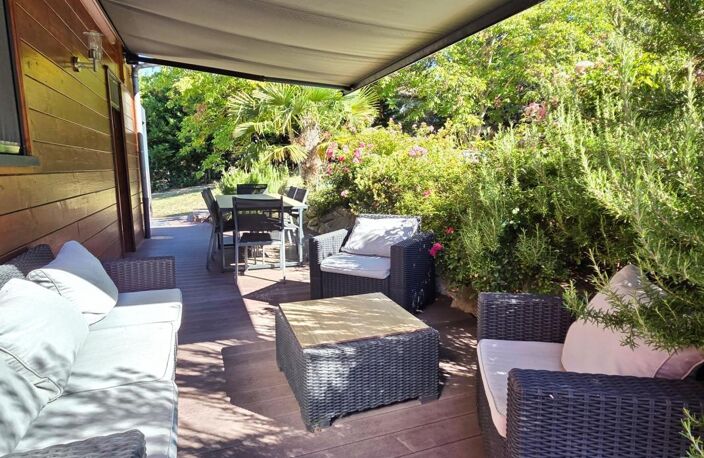 *** EXCLUSIVITE *** BIEN RARE ET COUP DE COEUR *** MAISON CHALET AVEC VUE DEGAGEE, PISCINE, JARDIN ET DEPENDANCES *** MOISSAT 63190 *** — photo 2
