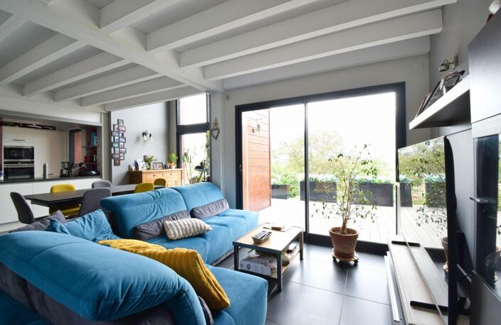 *** EXCLUSIVITE *** BIEN RARE ET COUP DE COEUR *** MAISON CHALET AVEC VUE DEGAGEE, PISCINE, JARDIN ET DEPENDANCES *** MOISSAT 63190 *** — photo 5