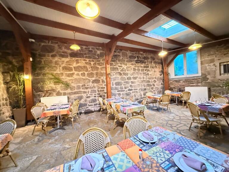 OPPORTUNITE ! Restaurant de caractère, avec fonds et murs, adresse emblématique, à vendre au coeur de Guéret 415 000 € — photo 1