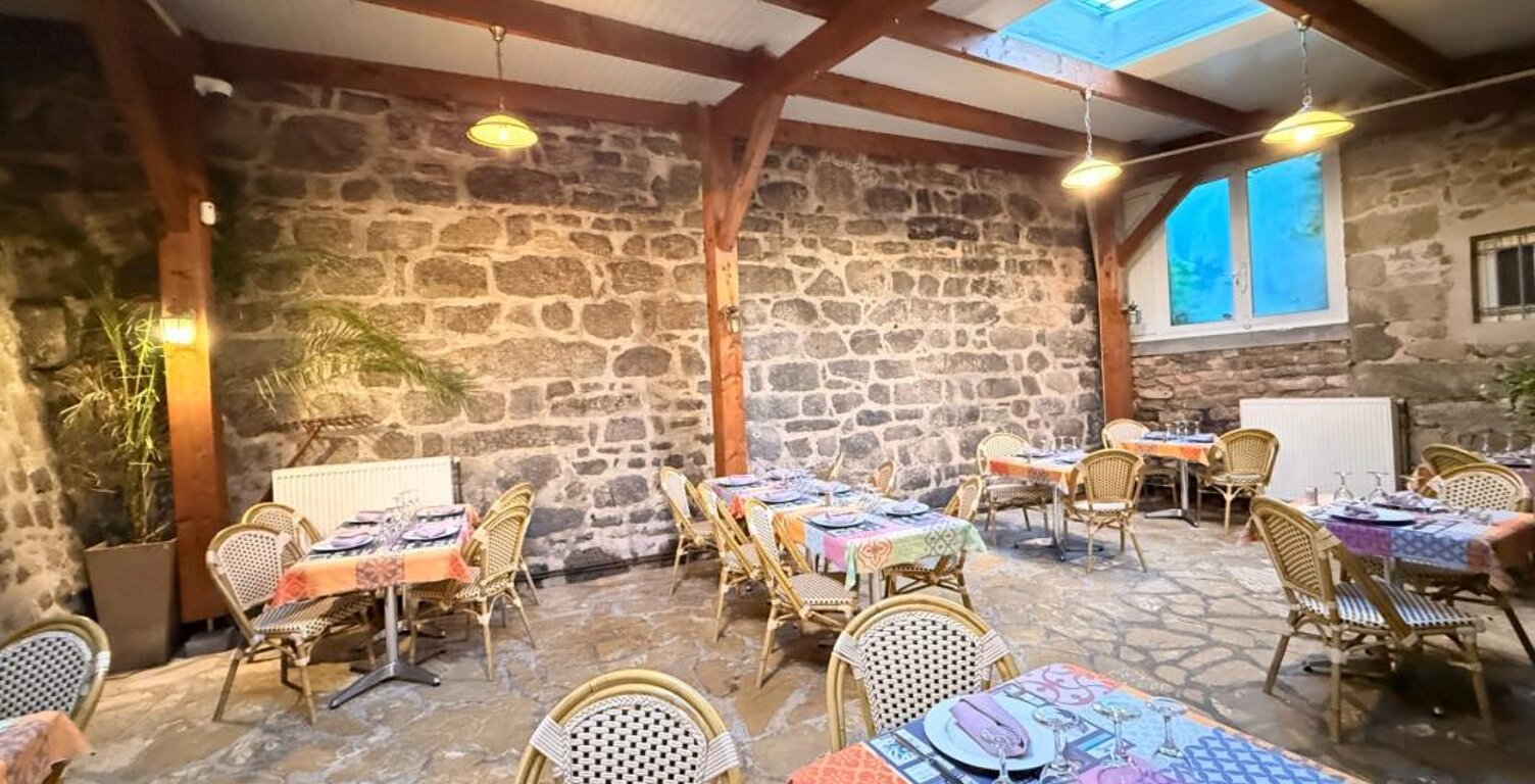 OPPORTUNITE ! Restaurant de caractère, avec fonds et murs, adresse emblématique, à vendre au coeur de Guéret 415 000 € — photo 1