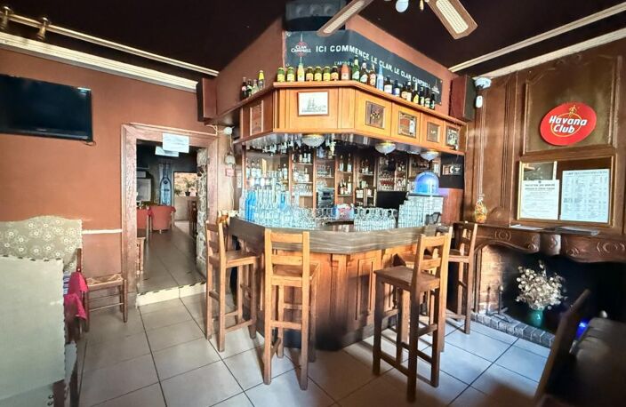 OPPORTUNITE ! Restaurant de caractère, avec fonds et murs, adresse emblématique, à vendre au coeur de Guéret 415 000 € — photo 3