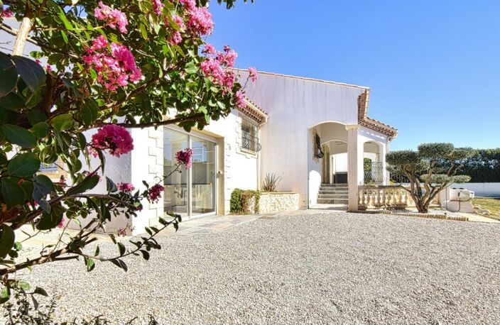 Villa de plain-pied avec piscine et appartement indépendant au calme — photo 3