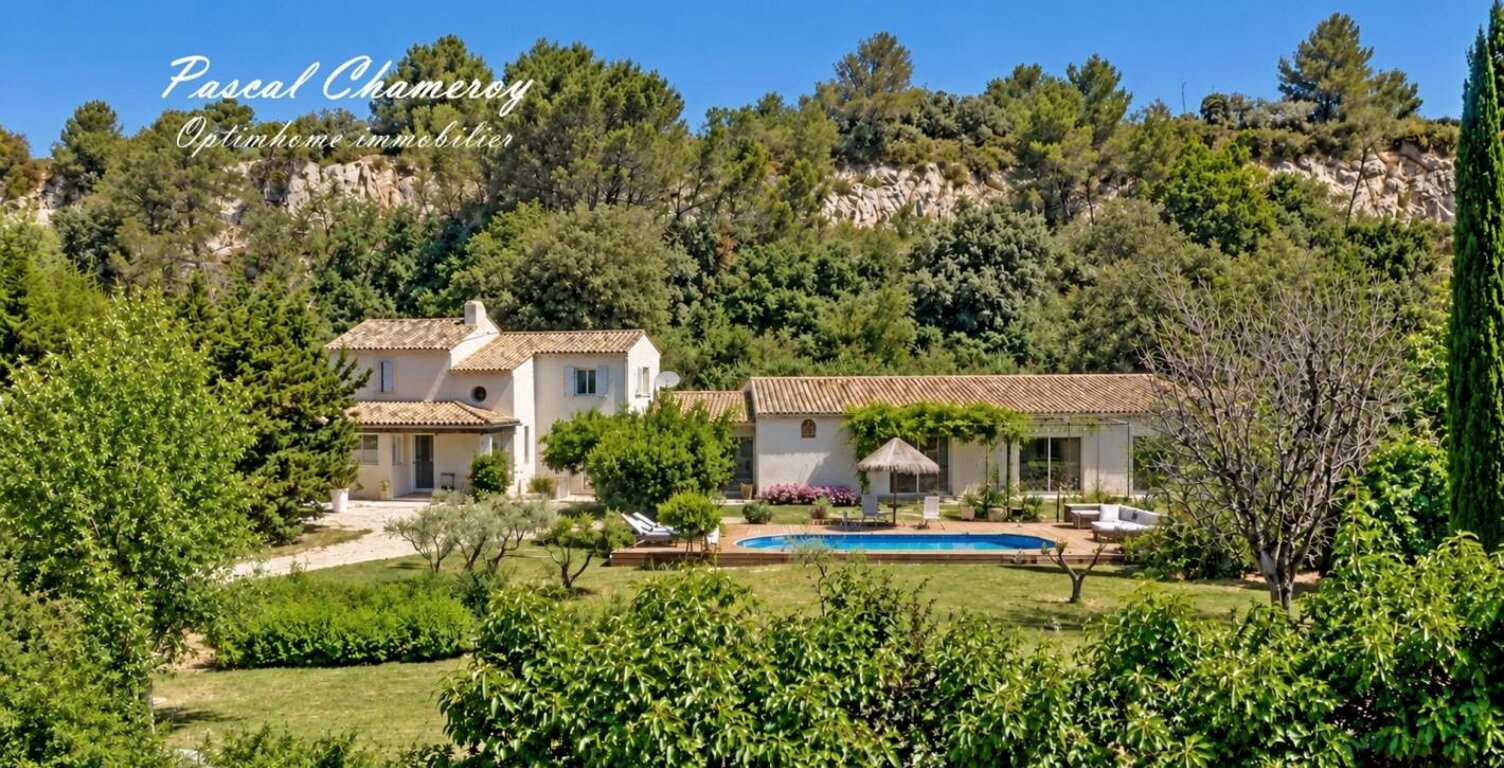 MÉRINDOL (84) | Propriété isolée et au calme absolu : 10 pièces, 6 chambres dont 3 chambres d'hôtes — photo 1