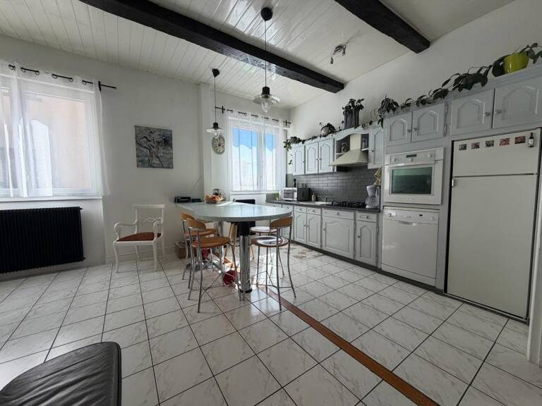 Maison de bourg lumineuse et spacieuse - Châtel-Guyon (63140) — photo 1