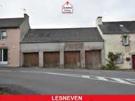 FINISTERE - Lesneven (29260) - A VENDRE - GARAGE 12M² - PORTE BATTANTE EN BOIS - IDEAL STOCKAGE OU STATIONNEMENT 1 VOITURE — photo 2