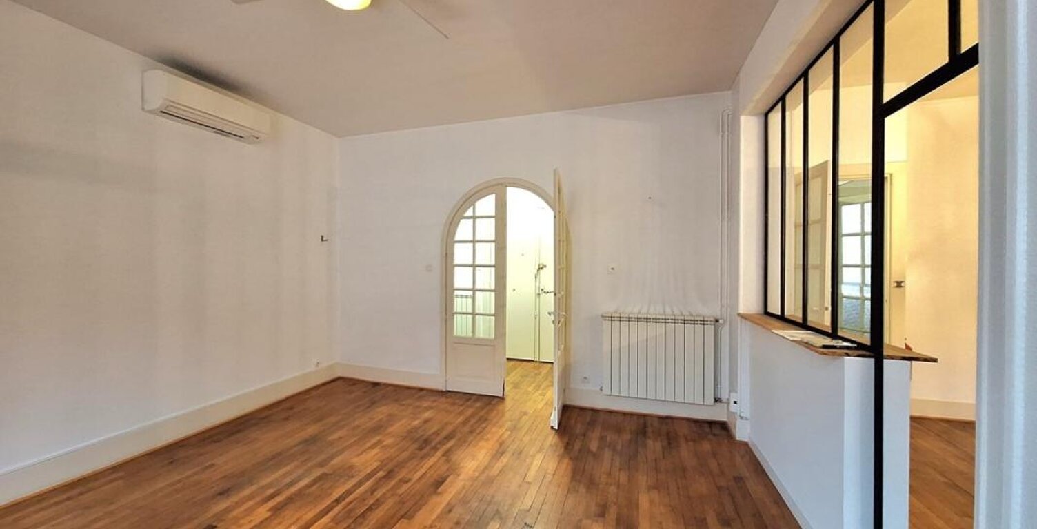 Location T4 de 119 m² Grand rond avec climatisation, ascesneur et balcon — photo 1