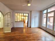 Location T4 de 119 m² Grand rond avec climatisation, ascesneur et balcon — photo 3