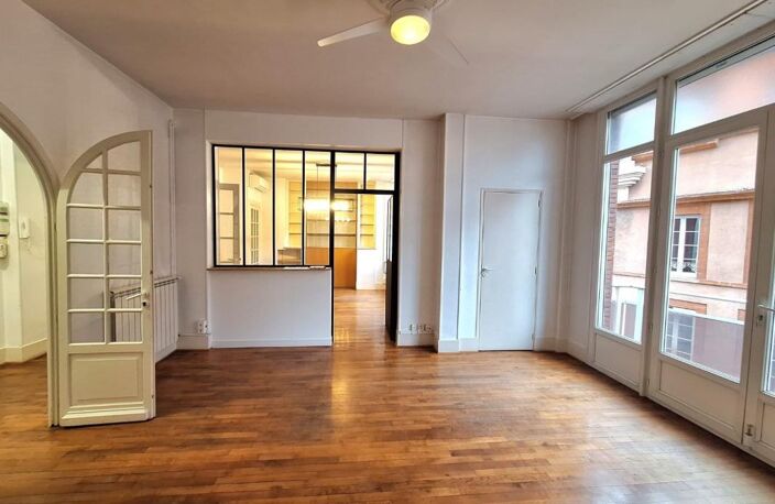Location T4 de 119 m² Grand rond avec climatisation, ascesneur et balcon — photo 3