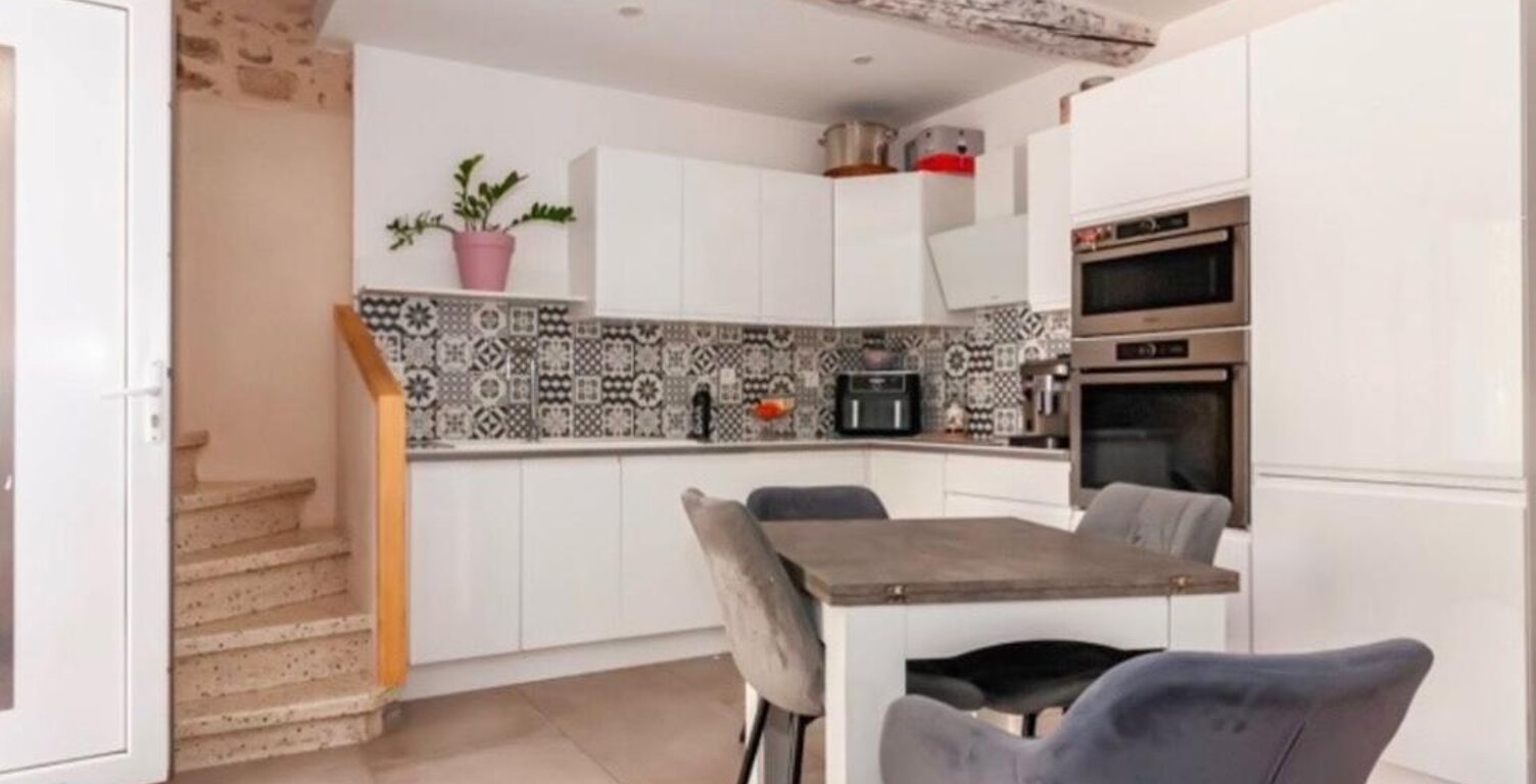Vente maison de village à Marseillan avec vue dégagée sur une place — photo 1