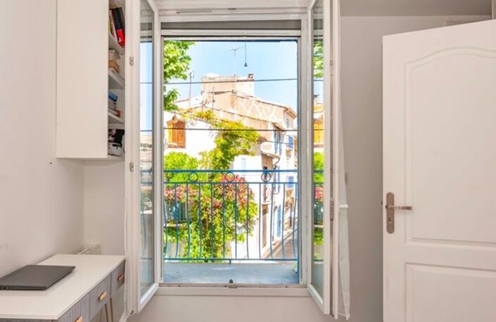 Vente maison de village à Marseillan avec vue dégagée sur une place — photo 3