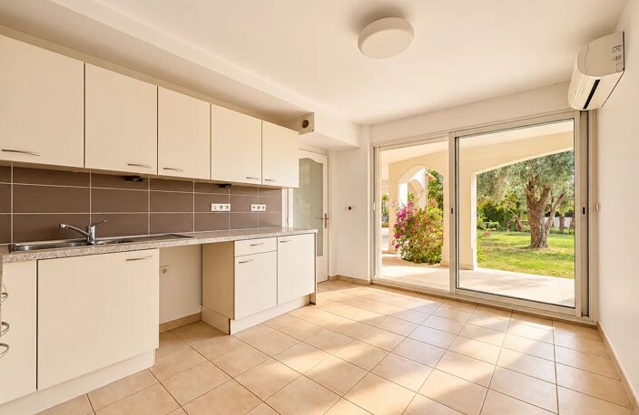 LE CLOS DES MIMOSAS - Propriété 229m² avec 2 appartements second — photo 4