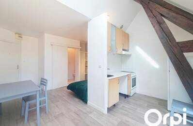 Studio semi meublé à louer – Ville haute de Saint-Flour — photo du bien