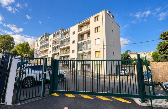 Parking À Louer — photo 2