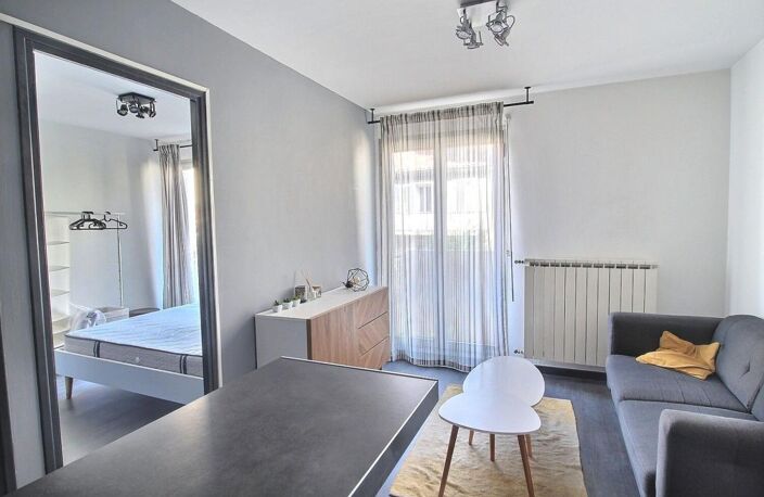 Appartement À Louer — photo 2