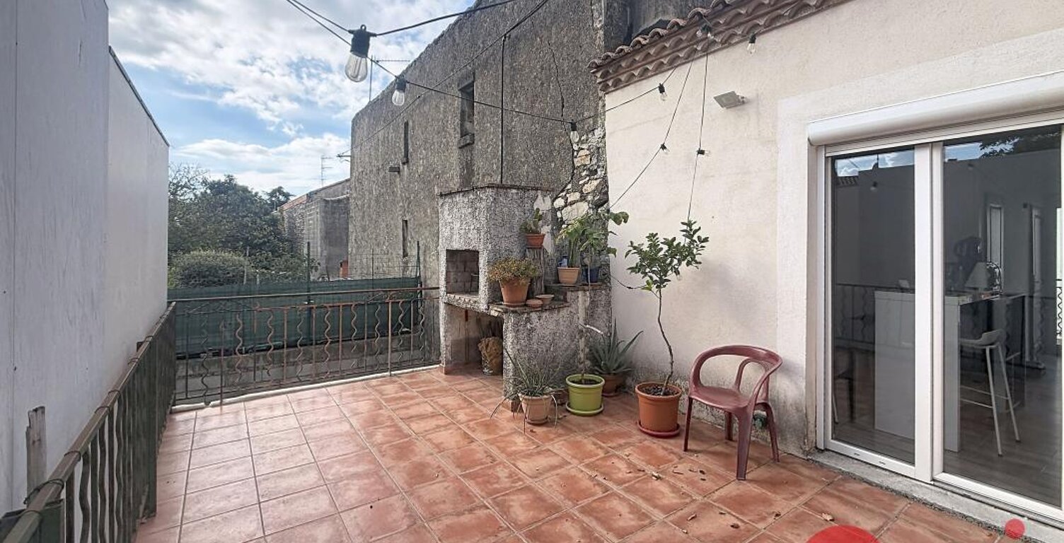 Appartement T2,  À Vendre avec une terrasse et un balcon — photo 1