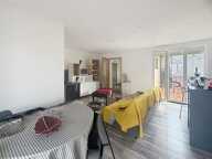 Appartement T2,  À Vendre avec une terrasse et un balcon — photo 2