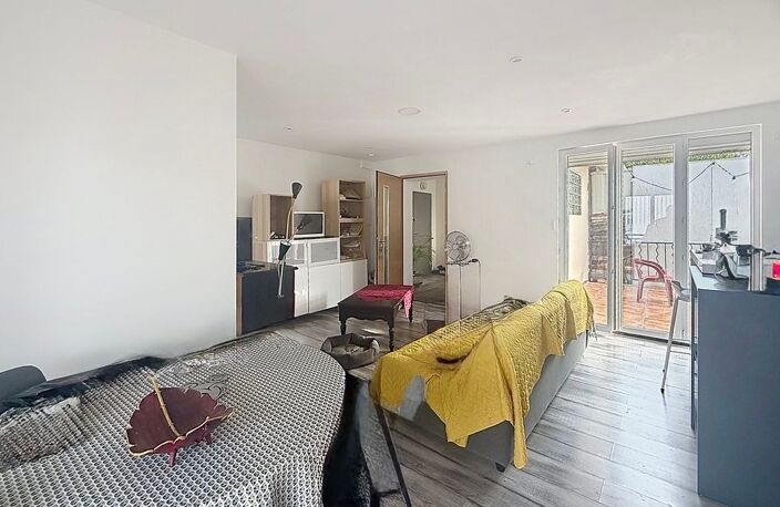 Appartement T2,  À Vendre avec une terrasse et un balcon — photo 2